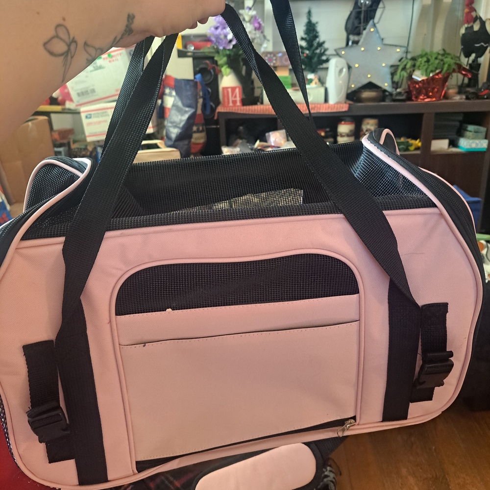 Elite Field Pet Carrier - Picture 2 of 3